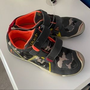 Never worn boy’s size 3 Ty Sneaker from PLAE